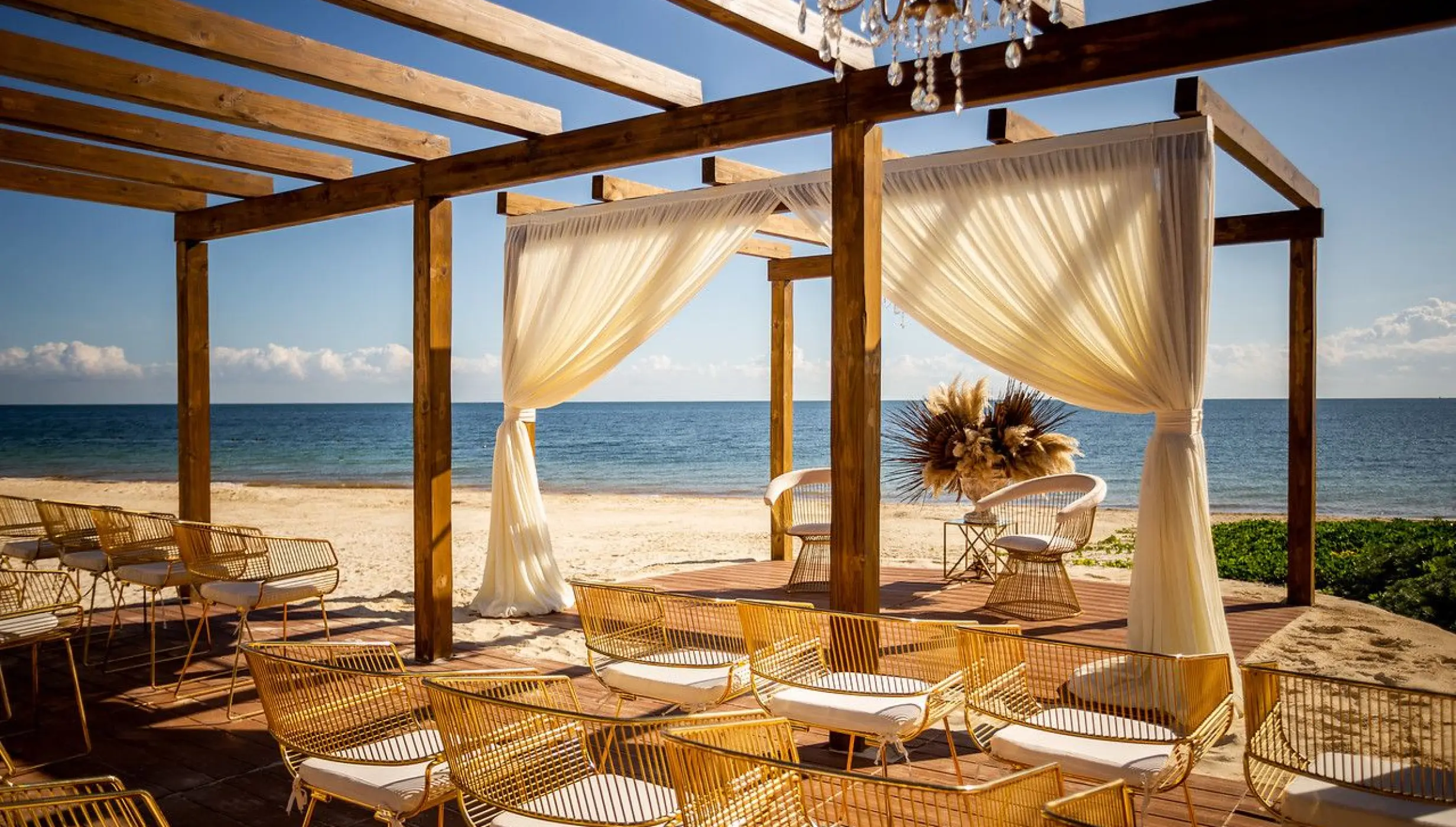 Vista del mar Pergola and Terrace venue at Dreams Sapphire Resort