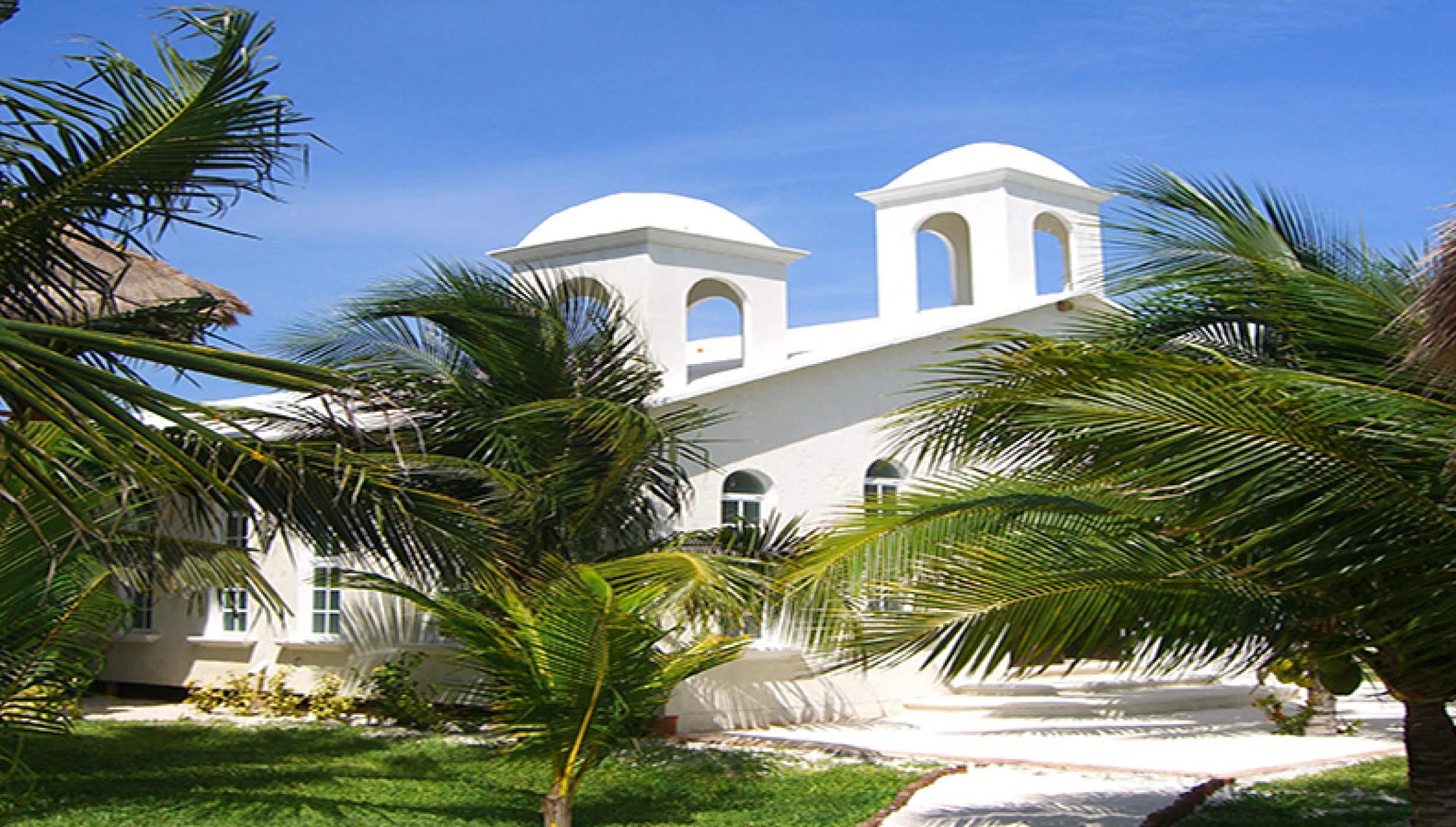 Catholic ceremony in Chapel venue at El dorado maroma