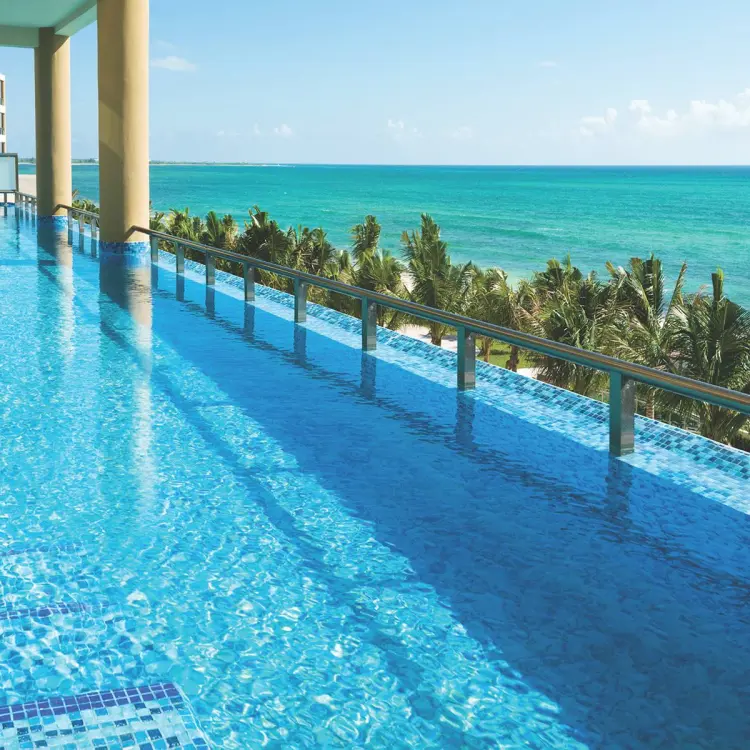 Generations Riviera Maya oceanfront swim-up pool overlooking the Caribbean Sea, Riviera Maya
