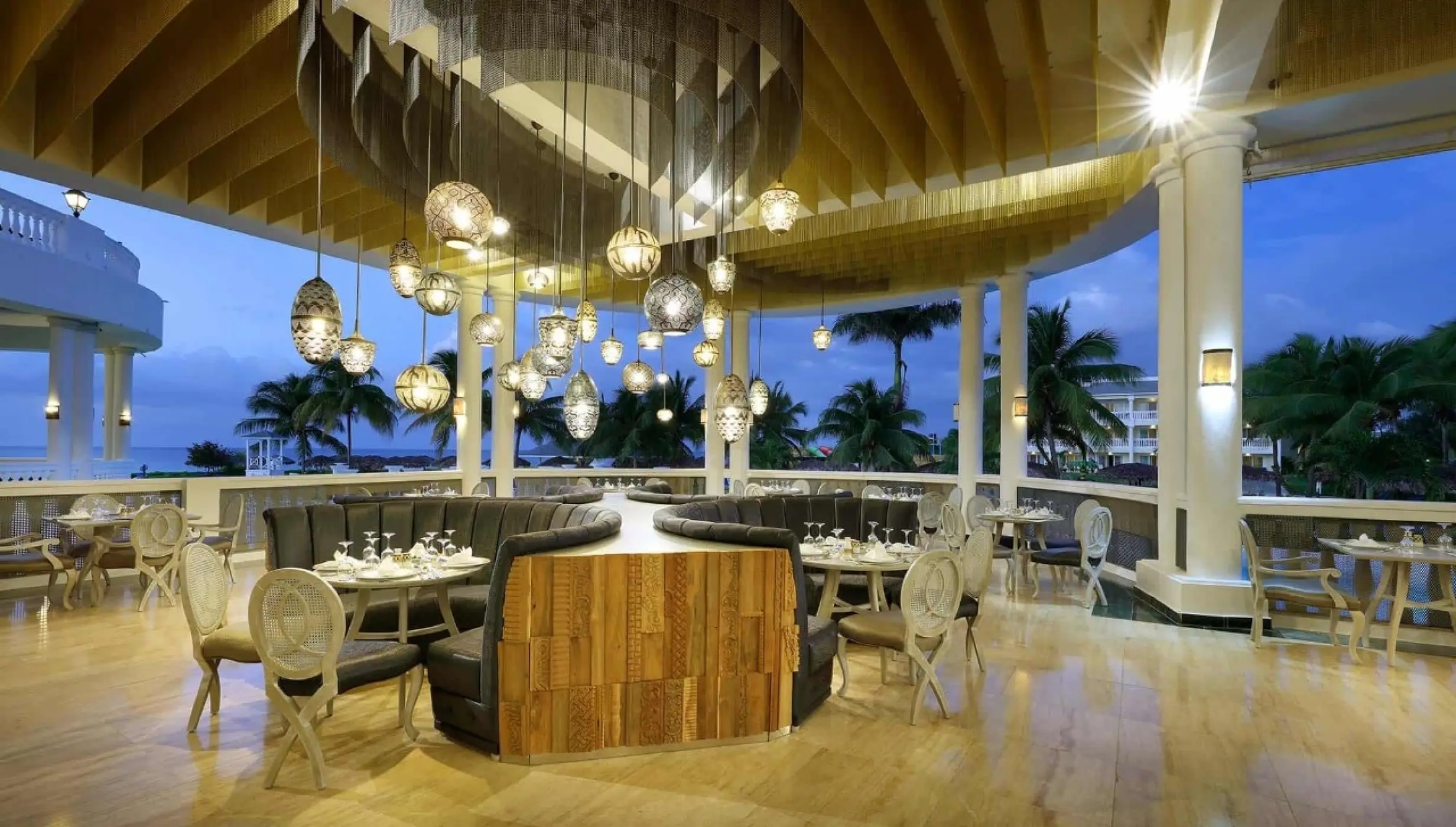 Reception in the infinity saloon bar at Grand Palladium Jamaica