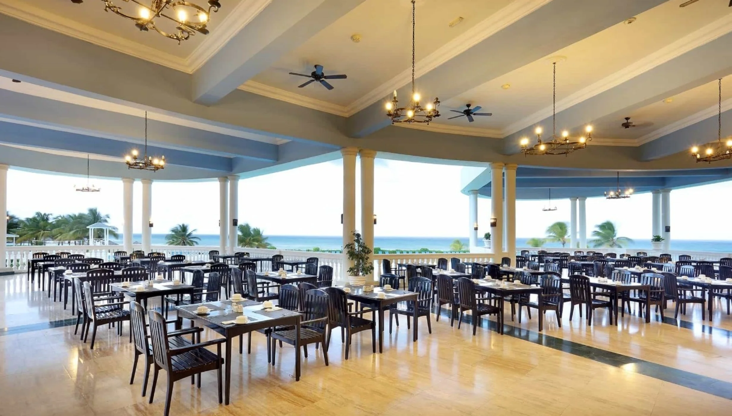 Reception in the infinity saloon bar at Grand Palladium Jamaica