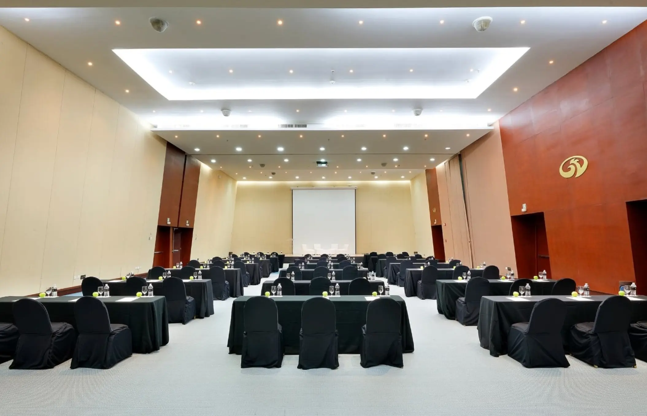 Indoor convention center with meeting tables and chairs at Grand Palladium Kantenah, Riviera Maya