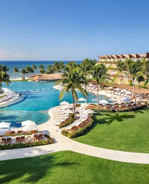 GRAND VELAS RIVIERA MAYA. MAIN POOL