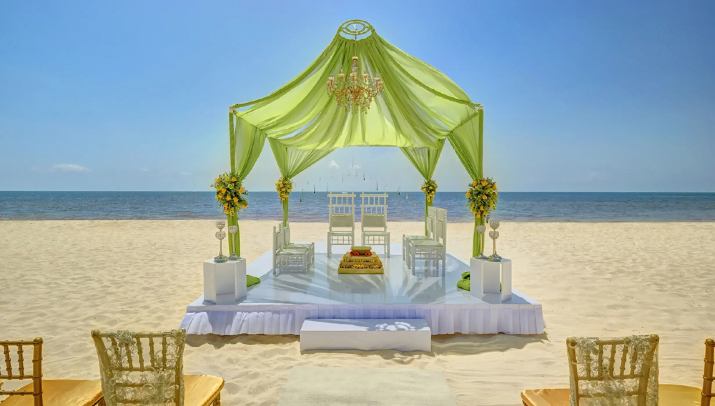 HIDEAWAY AT ROYALTON