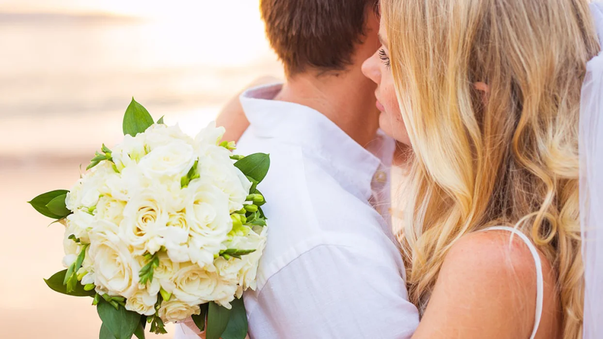 Wedding couple at Hilton Cancun.