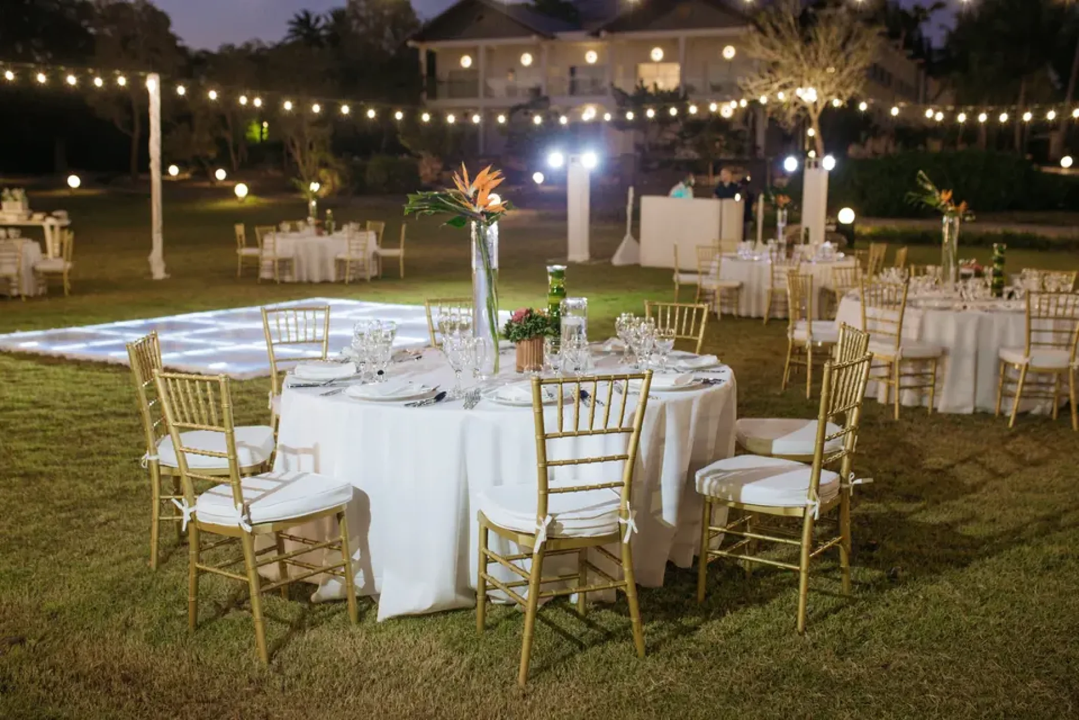 Dinner reception on the garden at Secrets La Romana
