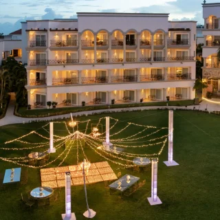 Dinner reception in central garden at Hilton Playa del Carmen