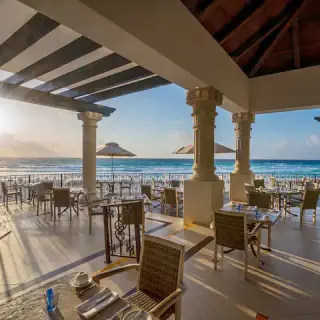 Open-air beachfront dining at Pelícanos restaurant at Hyatt Zilara Cancun, Cancun