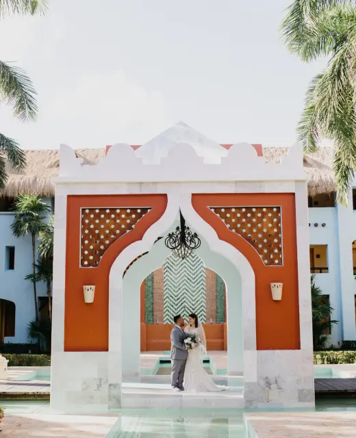 Couple on the gazebo at Iberostar Paraiso Lindo