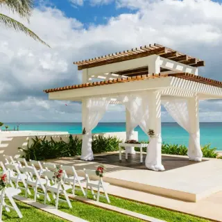 Oceanfront wedding ceremony at the Coral Gazebo at Iberostar Selection Cancun