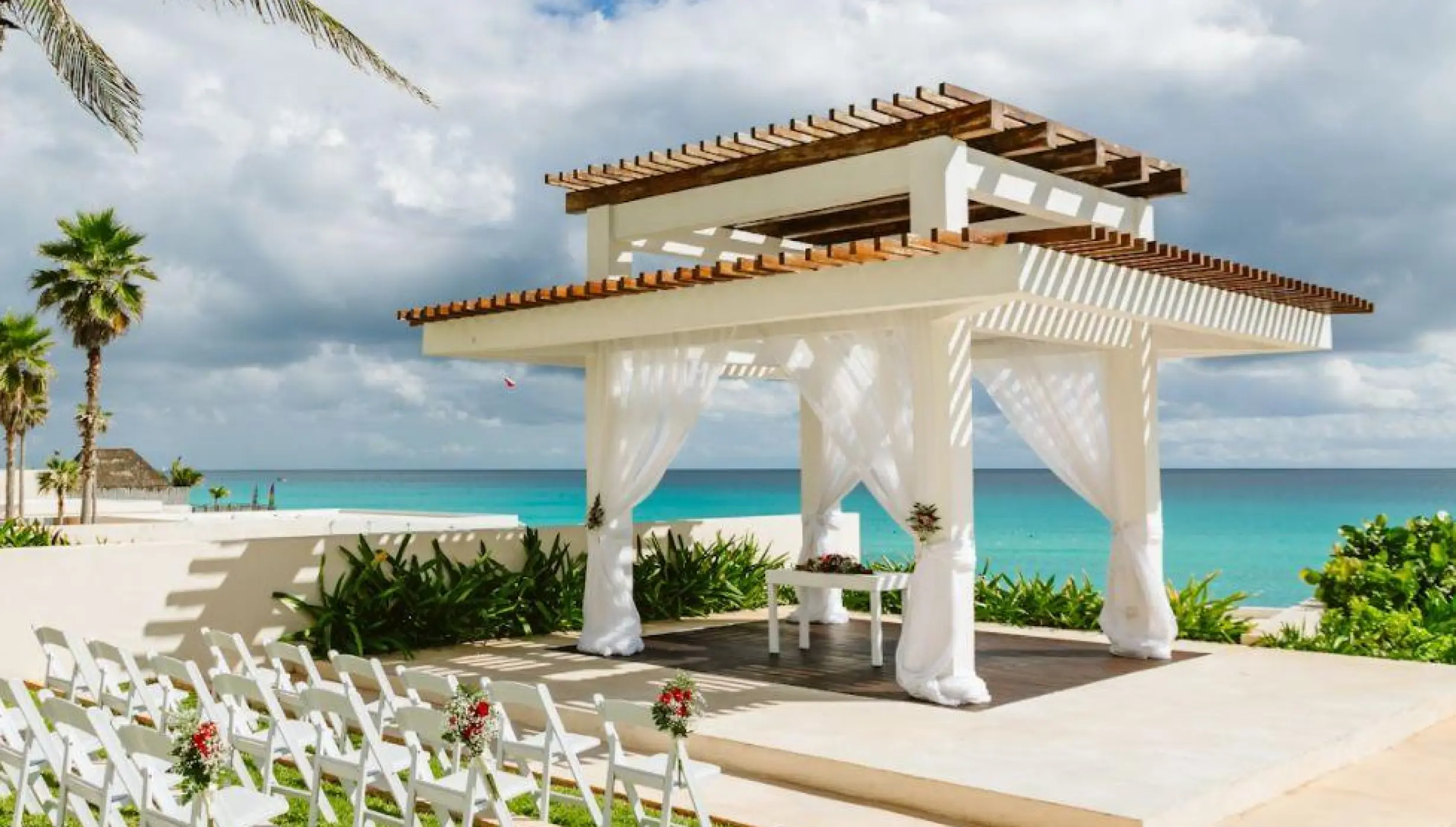 Symbolic ceremony in the coral gazebo at Coral Level at Iberostar Selection Cancun