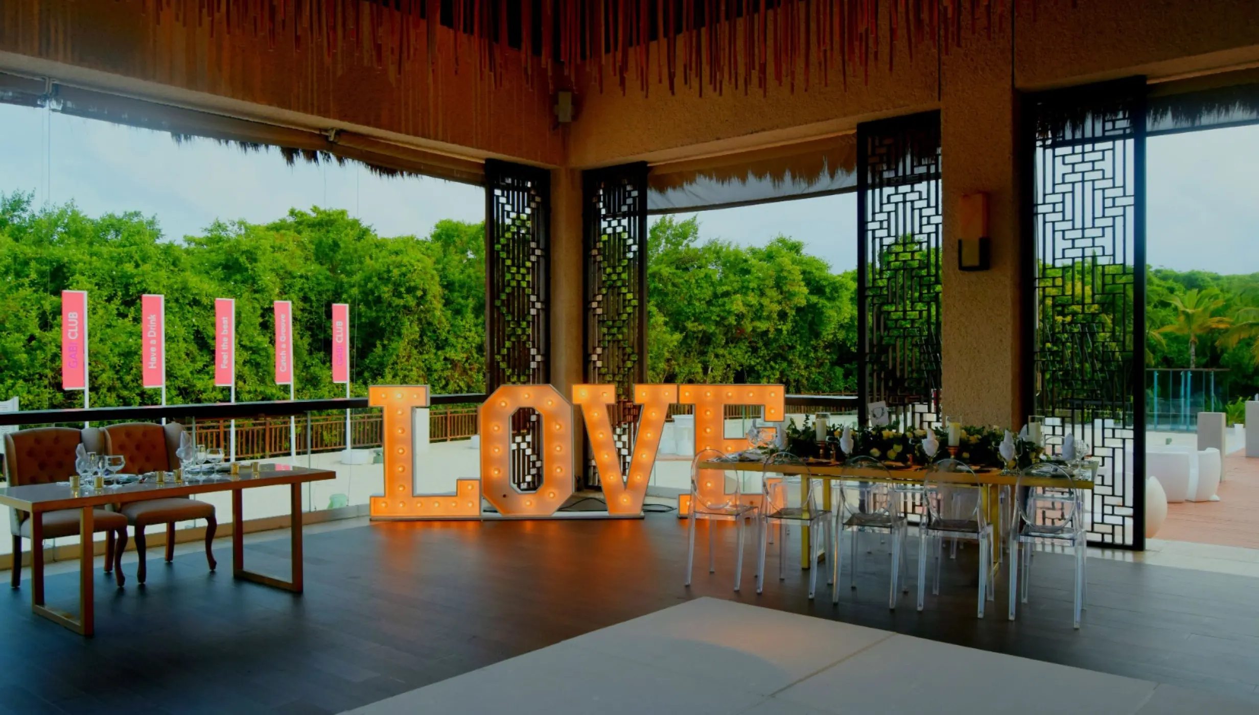 Kanna LOVE sign at Paradisus