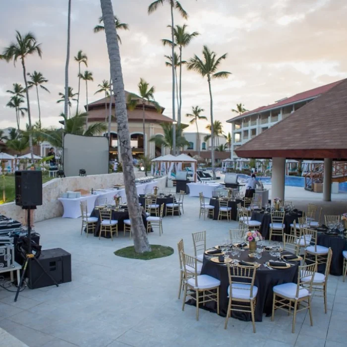Dinner reception on the wet bar at Majestic Mirage Punta Cana