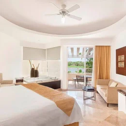 Moon Palace Resort Cancun bedroom with king
