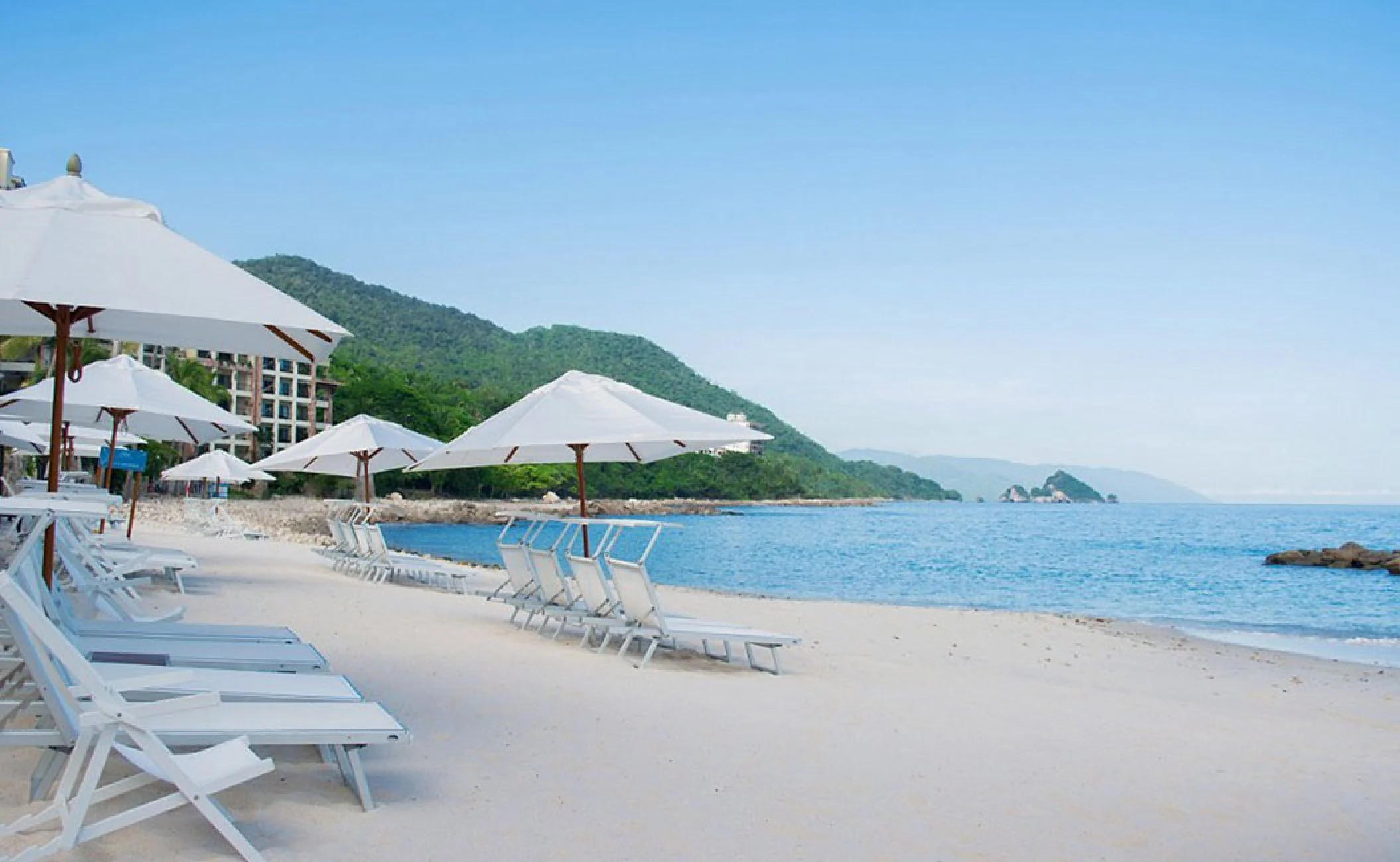 The beach at Hotel Mousai Puerto Vallarta.