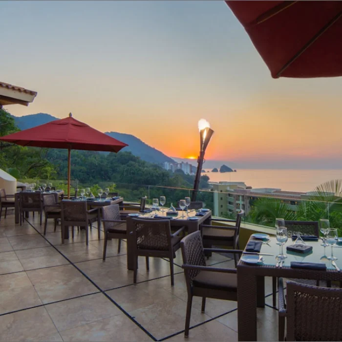 Gastronomy, and culinary at Hotel Mousai Puerto Vallarta. Bocados restaurant.