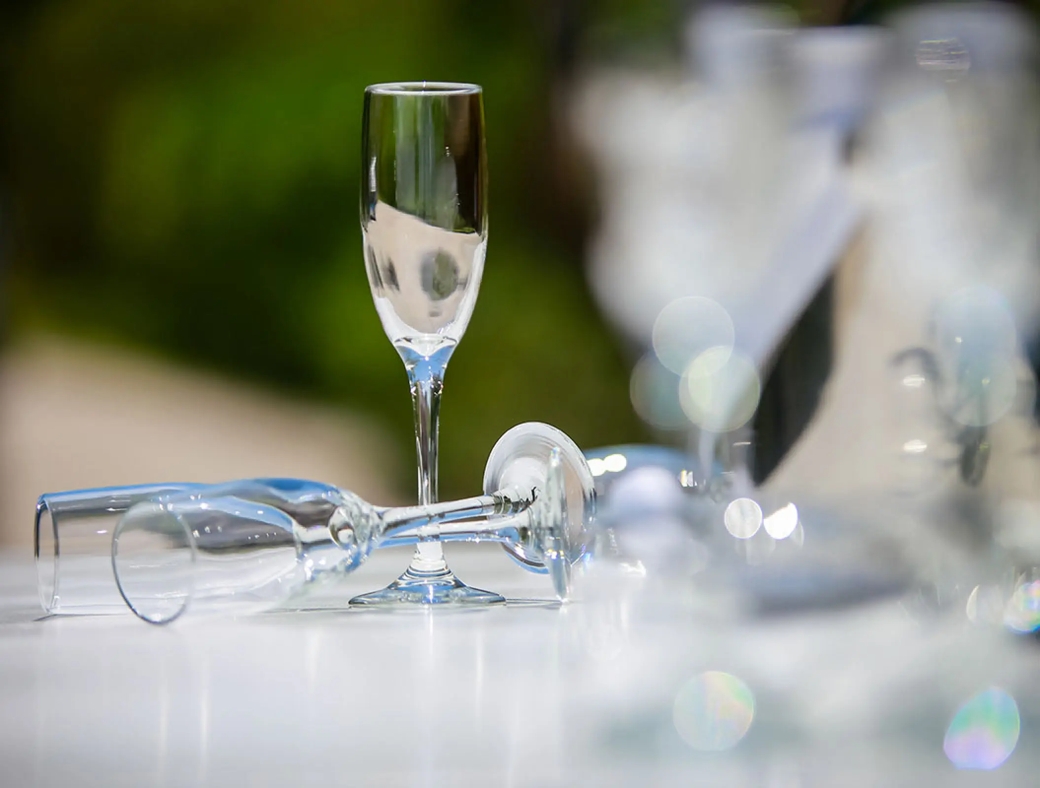 Champagne flutes on a wedding reception table at H10 Ocean Coral & Turquesa, Riviera Maya