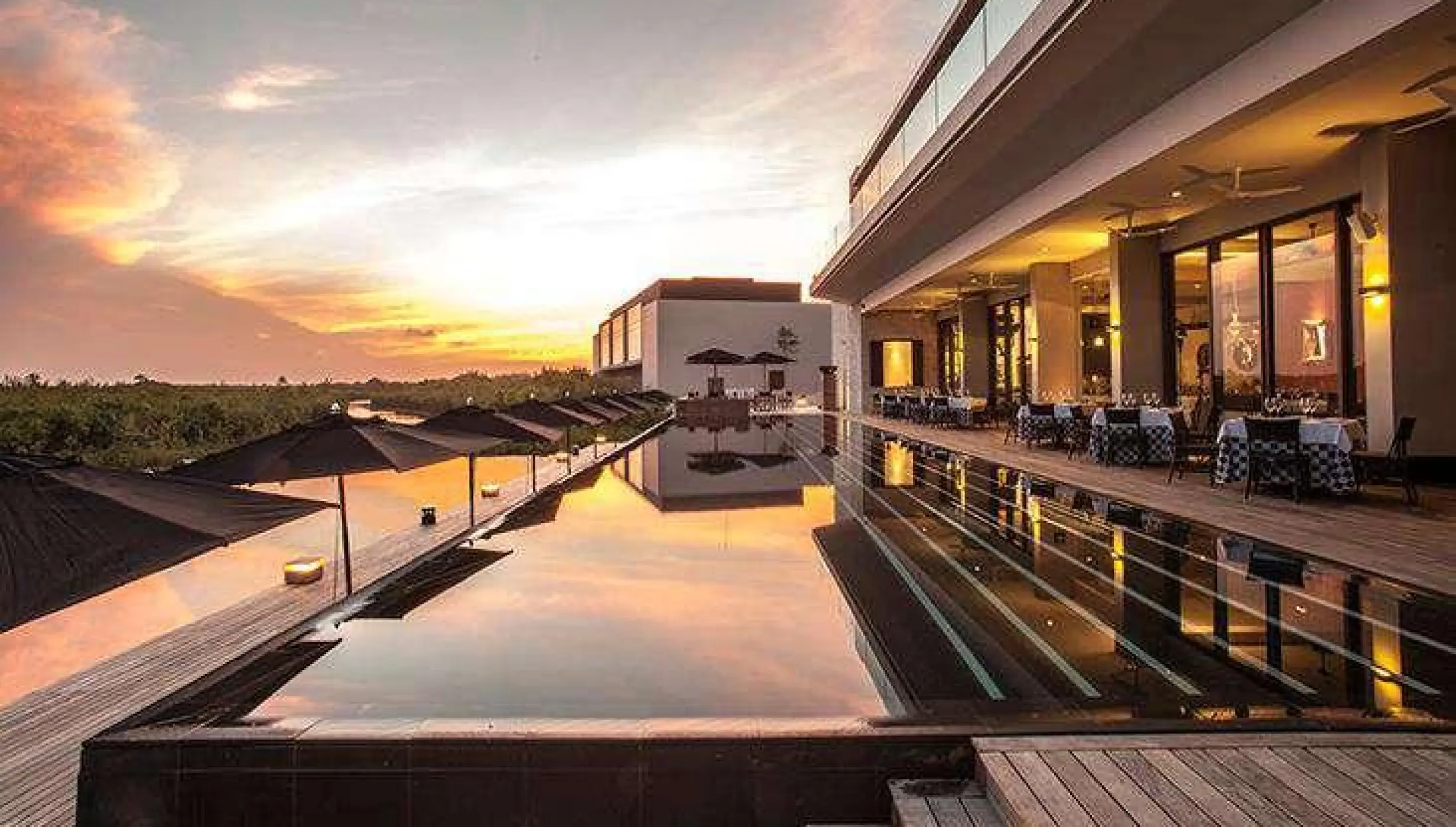 Terra Nostra terrace wedding reception at Nizuc Resort, Cancun