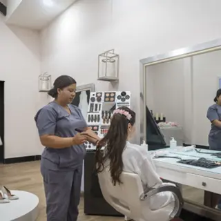 Bride getting ready in the bridal suite at H10 Ocean Coral & Turquesa, Riviera Maya