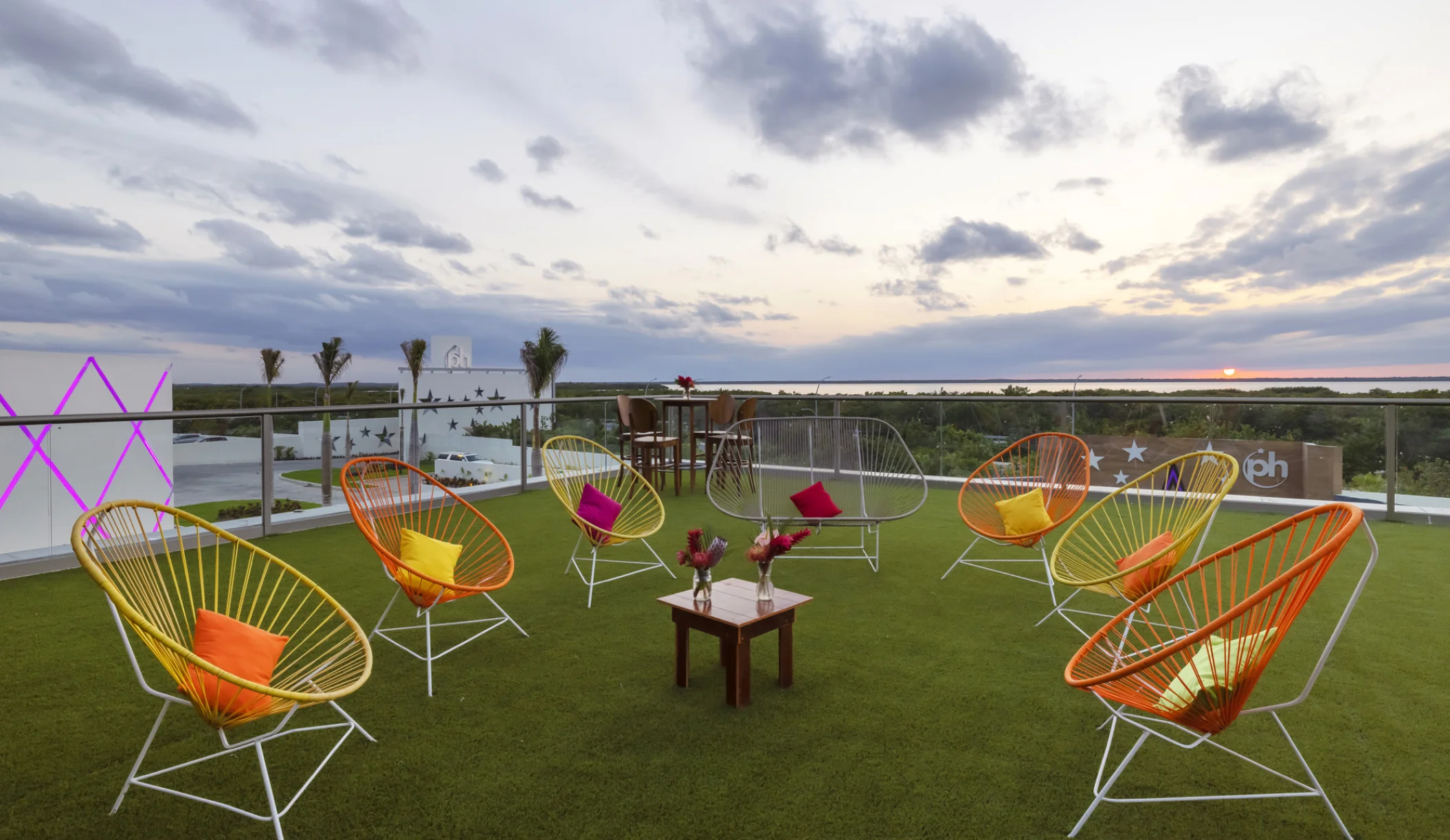 Cocktail party on Sunset Terrace at Planet Hollywood Cancun Resort and Spa