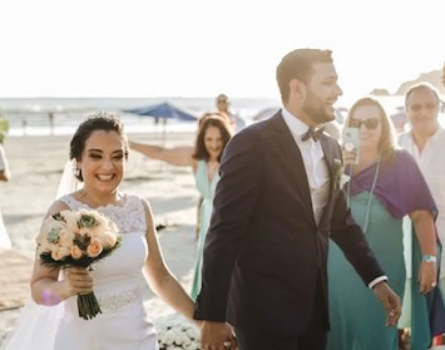 couple having wedding in Cabo