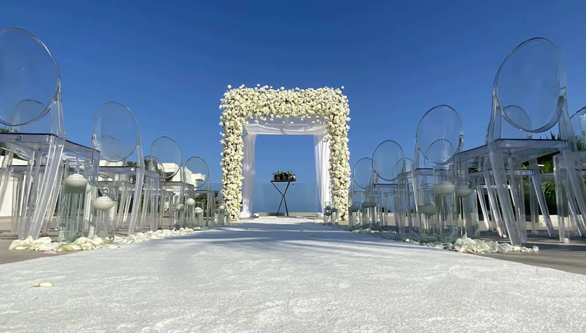 Wedding decor in the purple terrace at breathless riviera cancun