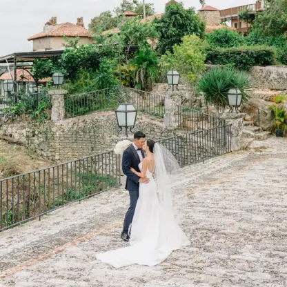Bride and groom portrait on the Chavon Terrace at Casa de Campo, La Romana