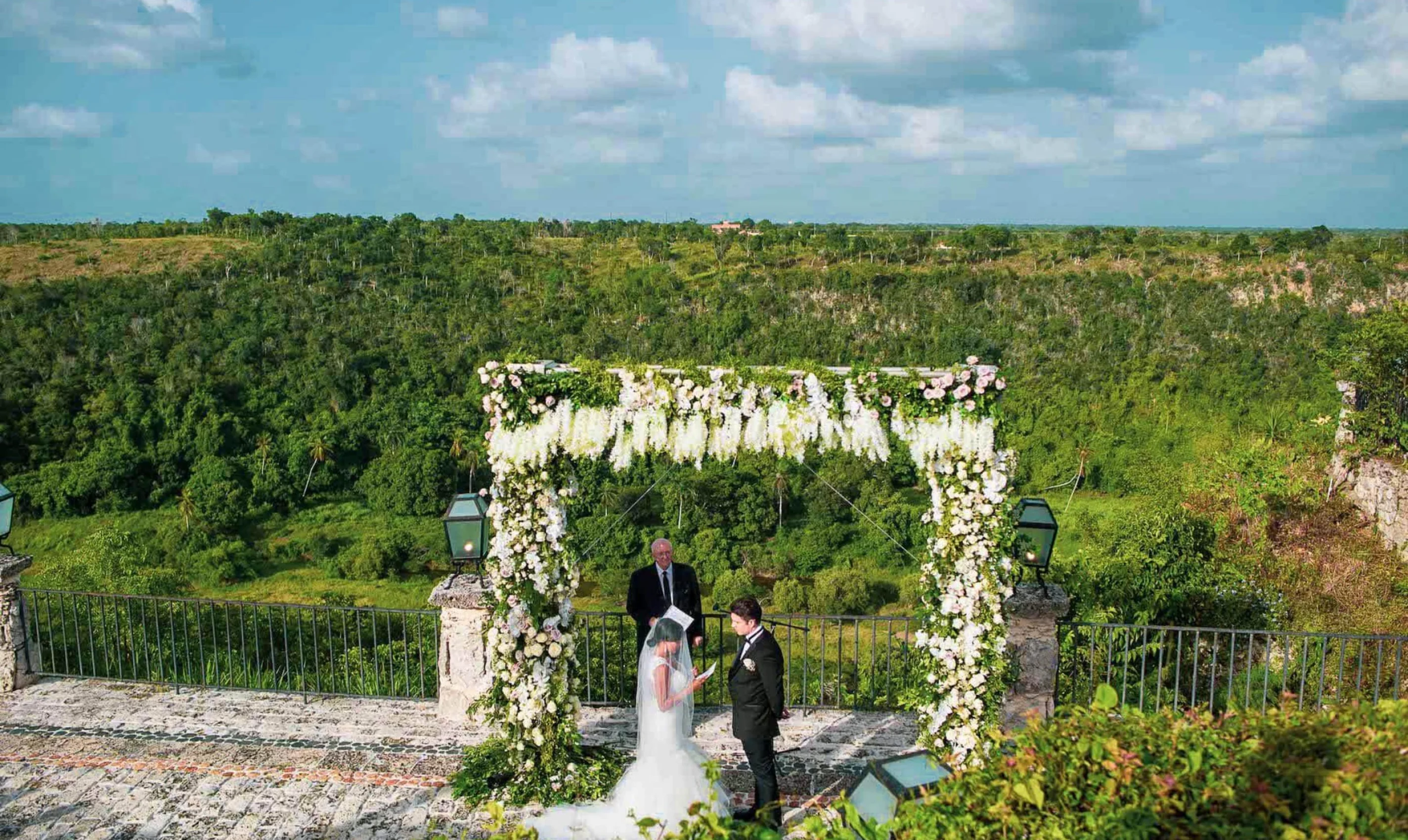 wedding setup at the altos terrace venue at Casa de Campo