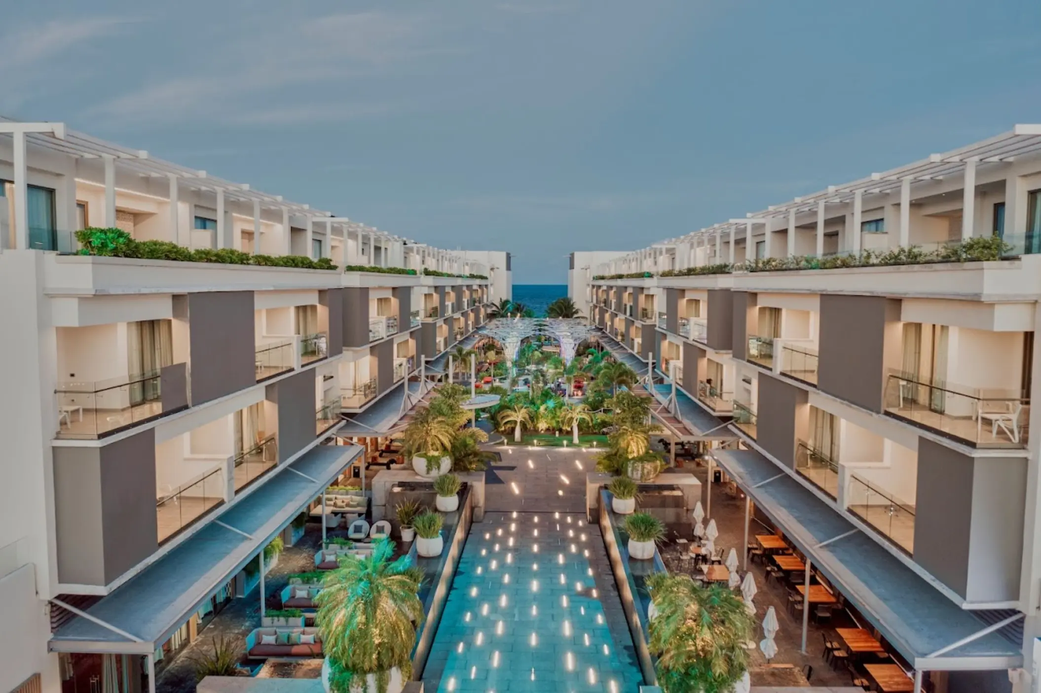 Catalonia Grand Costa Mujeres 5th Avenue walkway and shops, Cancun