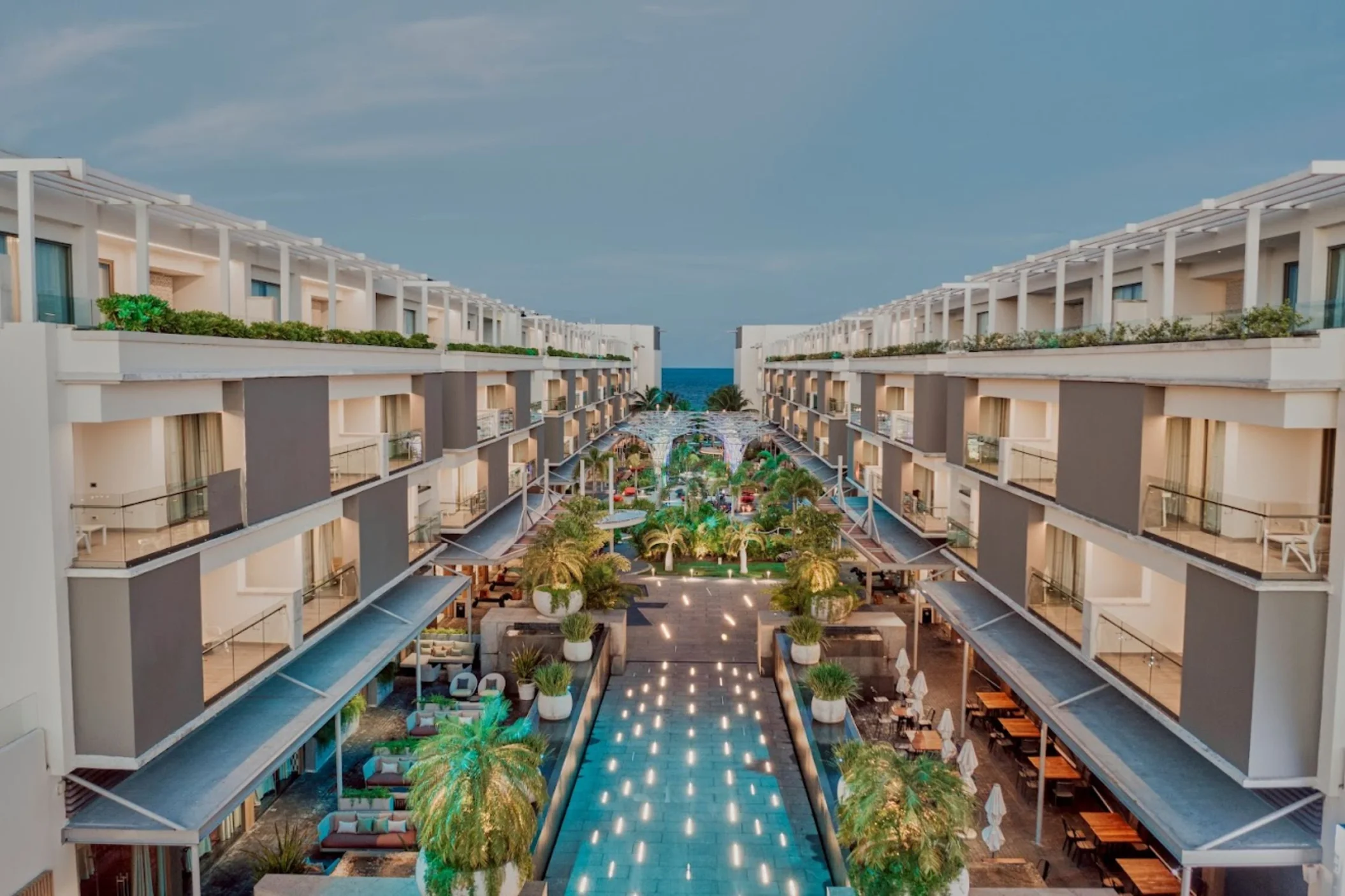 5th avenue at Catalonia Grand Costa Mujeres