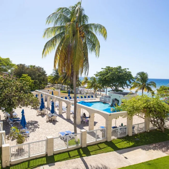 pool and bar at Catalonia Montego Bay