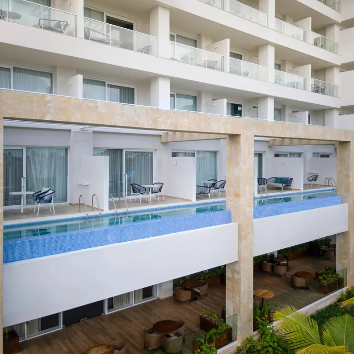 preferred club deluxe swim out exterior