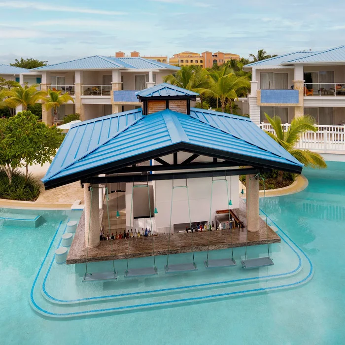 swim-up bar at dreams cap cana