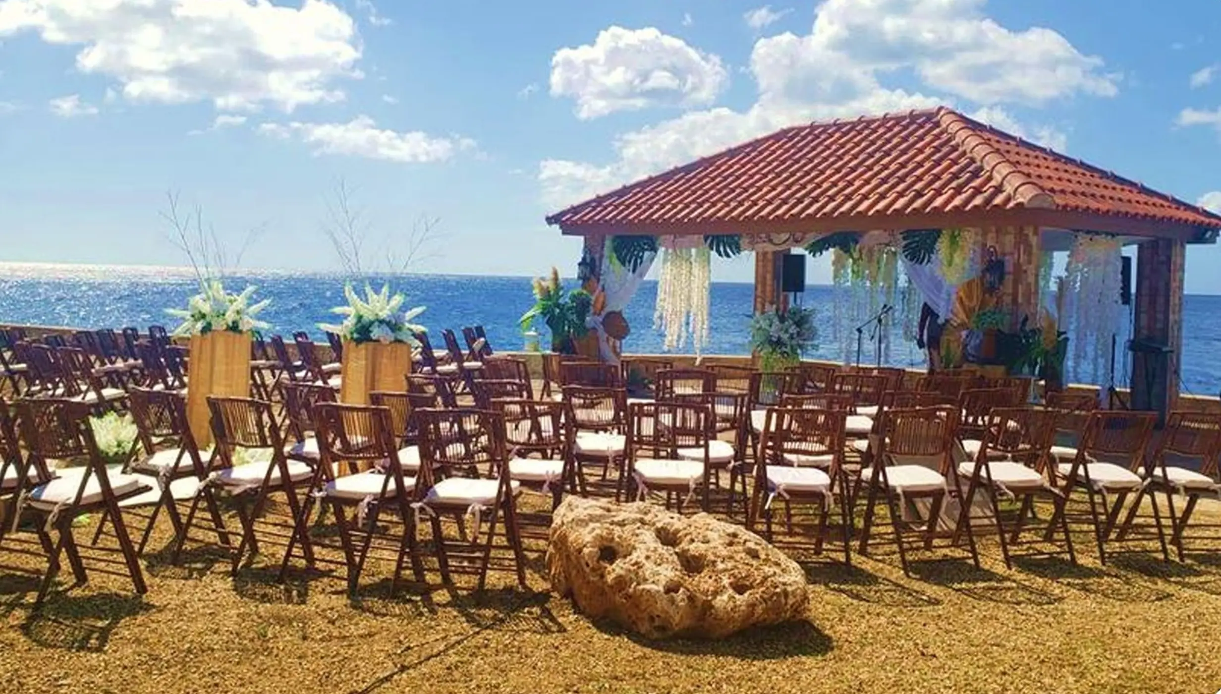 Oceanfront gazebo wedding ceremony at Dreams Curacao, Willemstad