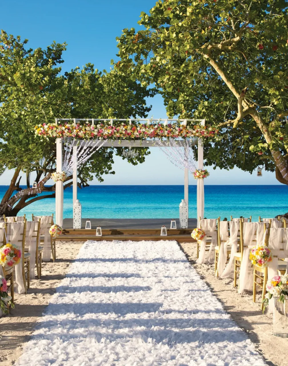 beach gazebo venue at Dreams Dominicus La Romana