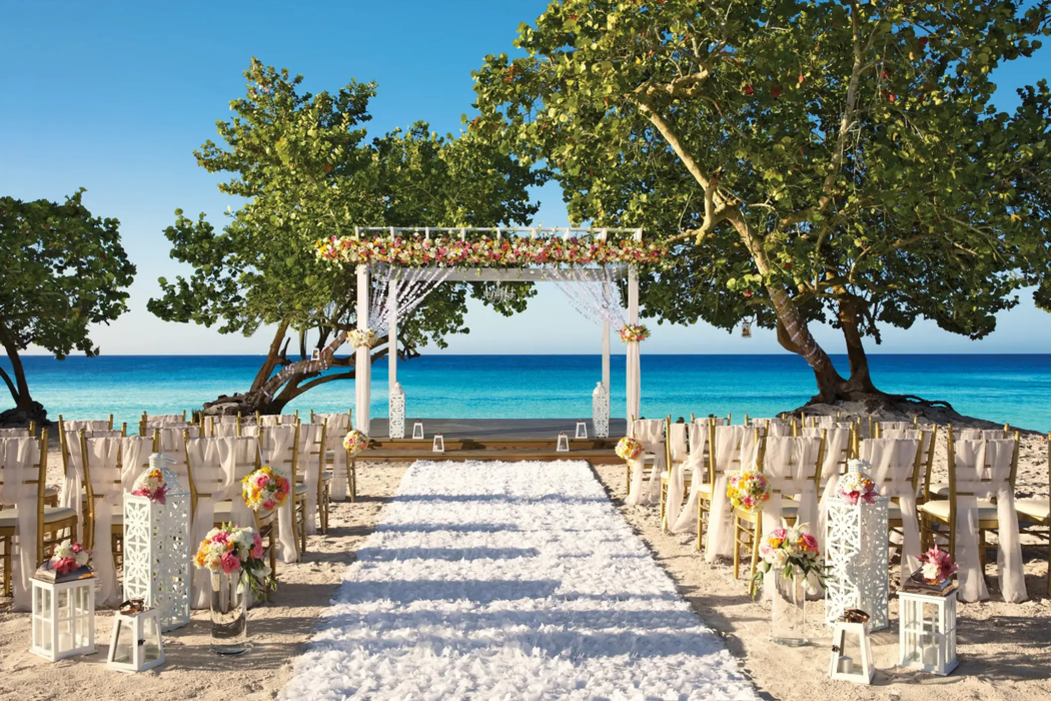 beach gazebo venue at Dreams Dominicus La Romana