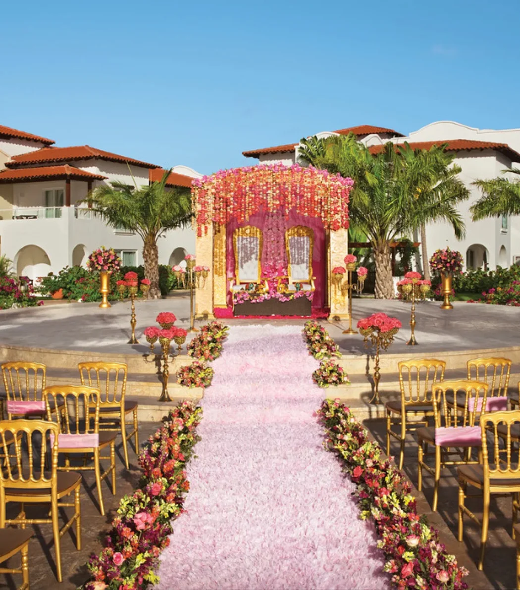 main plaza venue at Dreams Dominicus La Romana