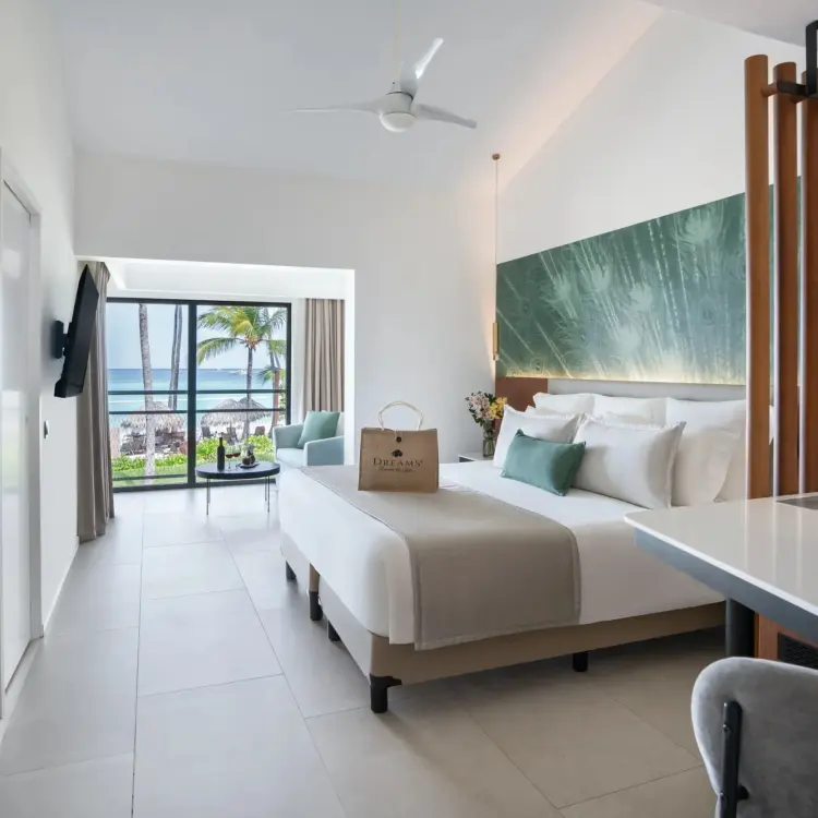 Preferred Club Junior Suite ocean view room at Dreams Flora, Punta Cana