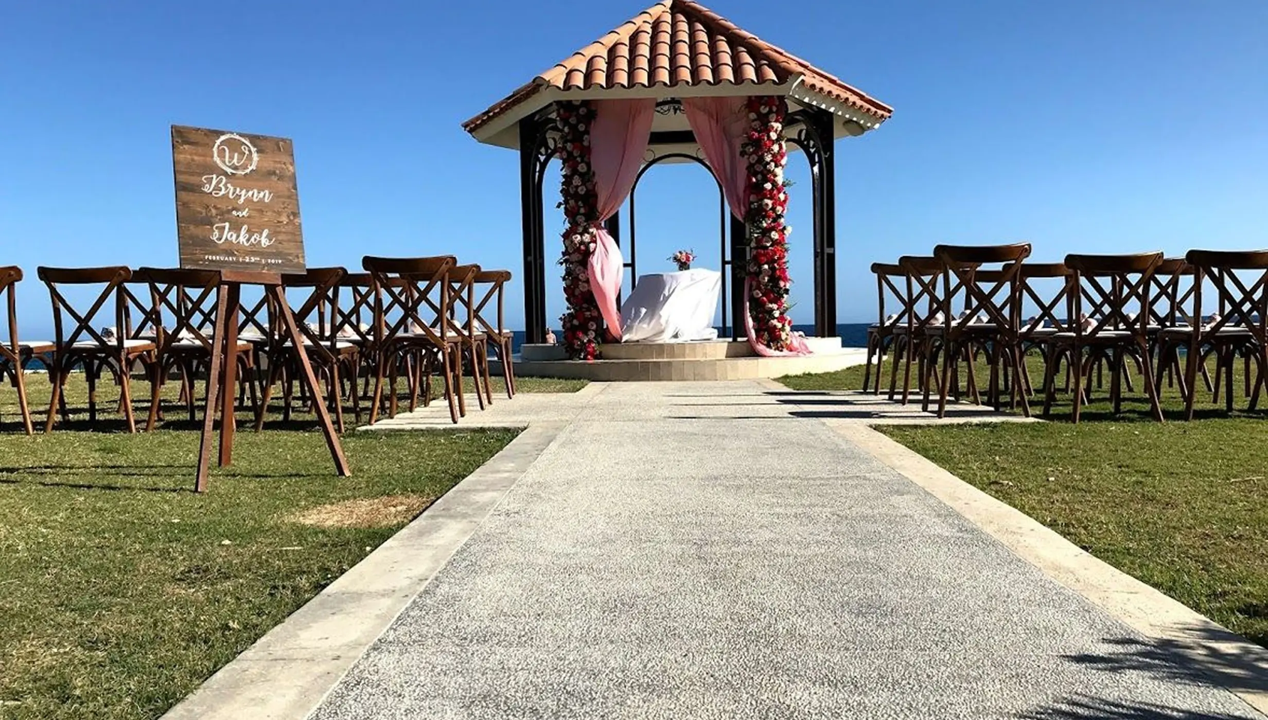 Stone aisle leading to a wedding gazebo ceremony at Dreams Los Cabos, Cabo San Lucas