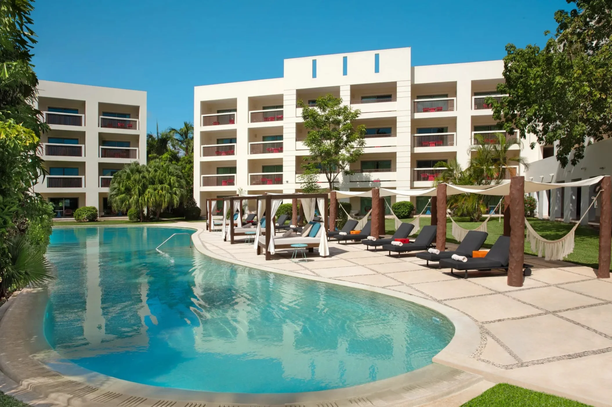 adults-only pool at Dreams Puerto Morelos Resort & Spa