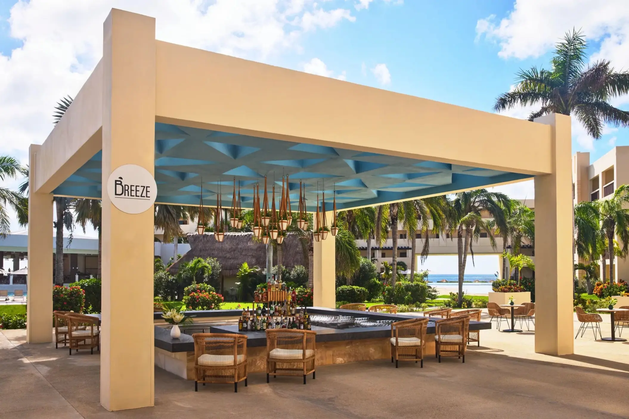 Outdoor Breeze bar at Dreams Puerto Morelos, Riviera Maya