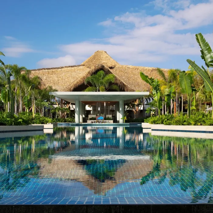 pool and swim-up bar at Dreams Royal Beach Punta Cana