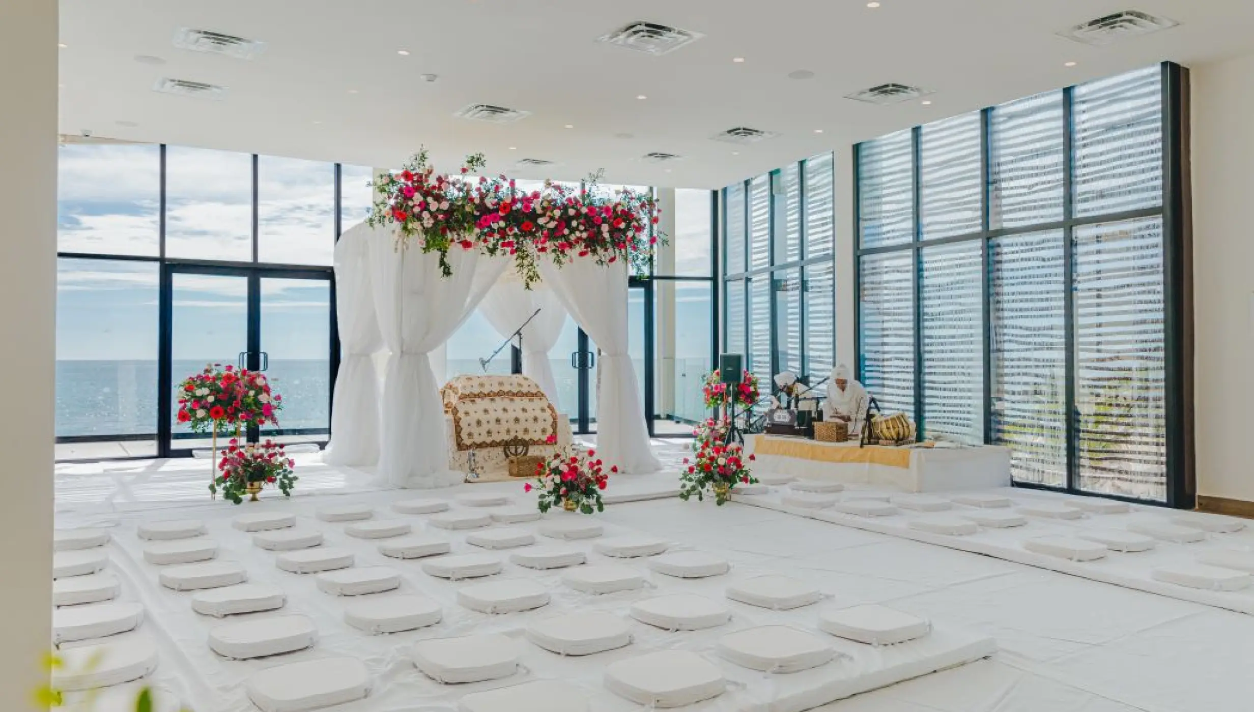 sikh wedding setup at indigo ballroom at dreams sapphire