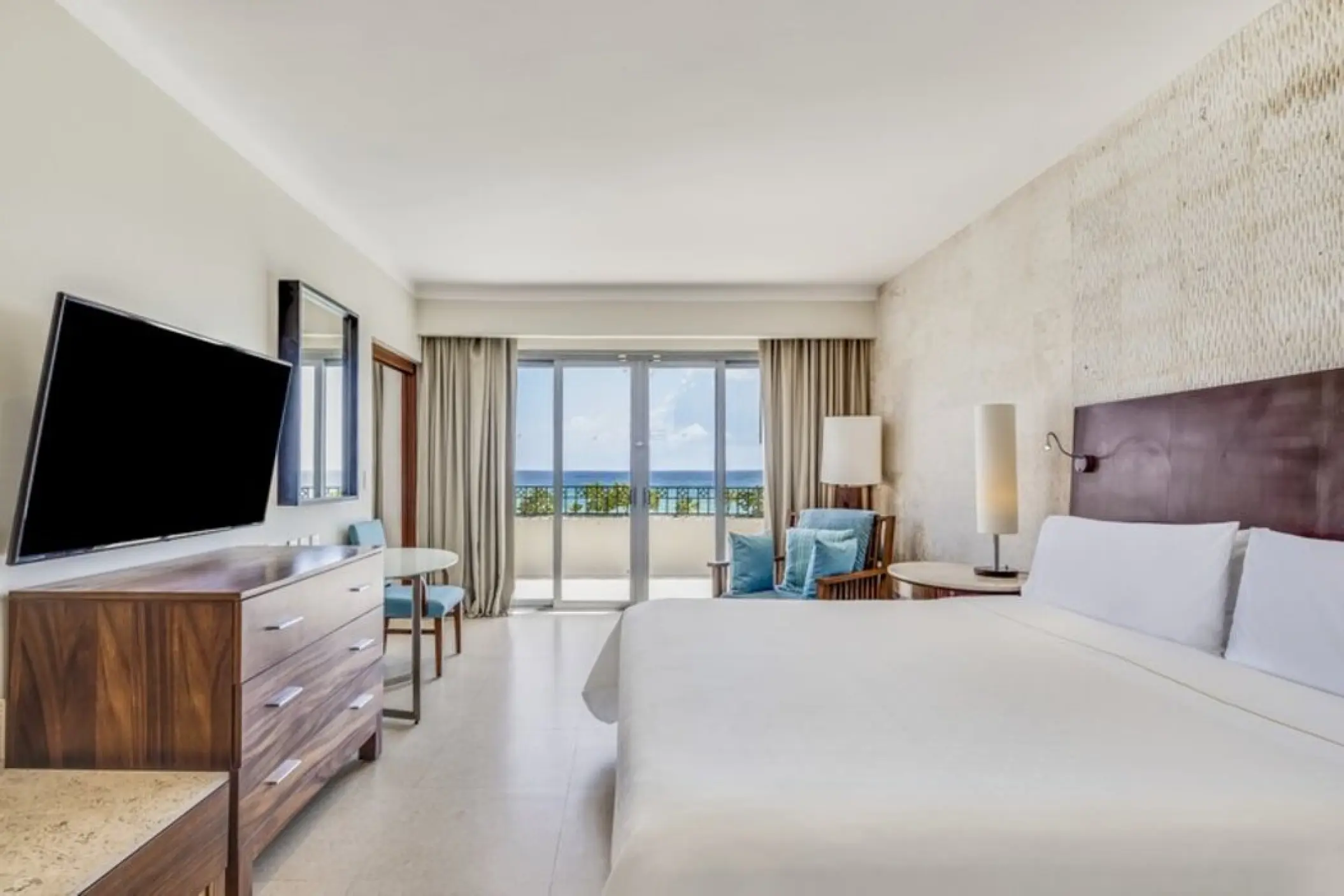 Premium ocean front room with a private balcony at Fiesta Americana Condesa, Cancun