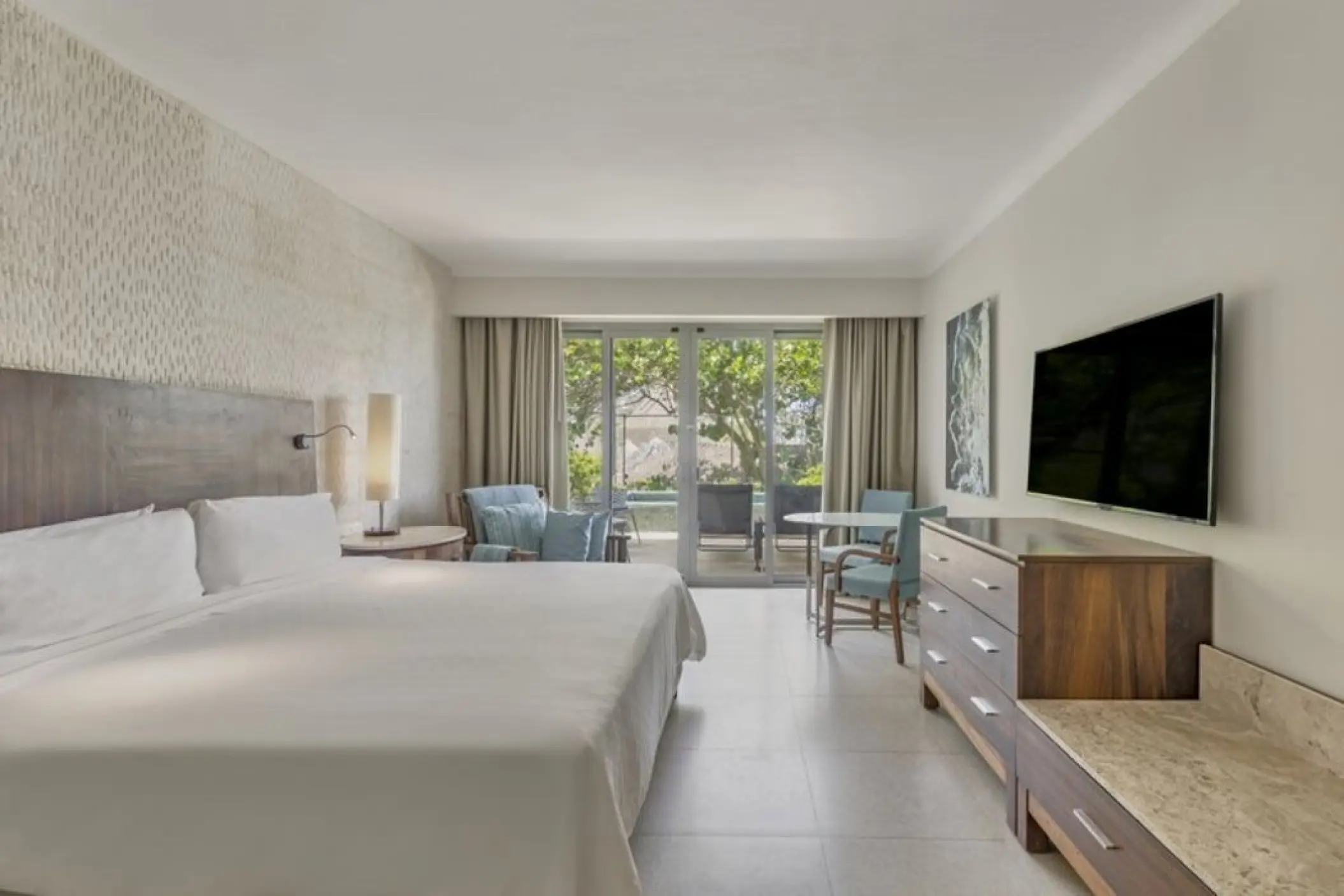 Premium room with a king bed and balcony at Fiesta Americana Condesa, Cancun