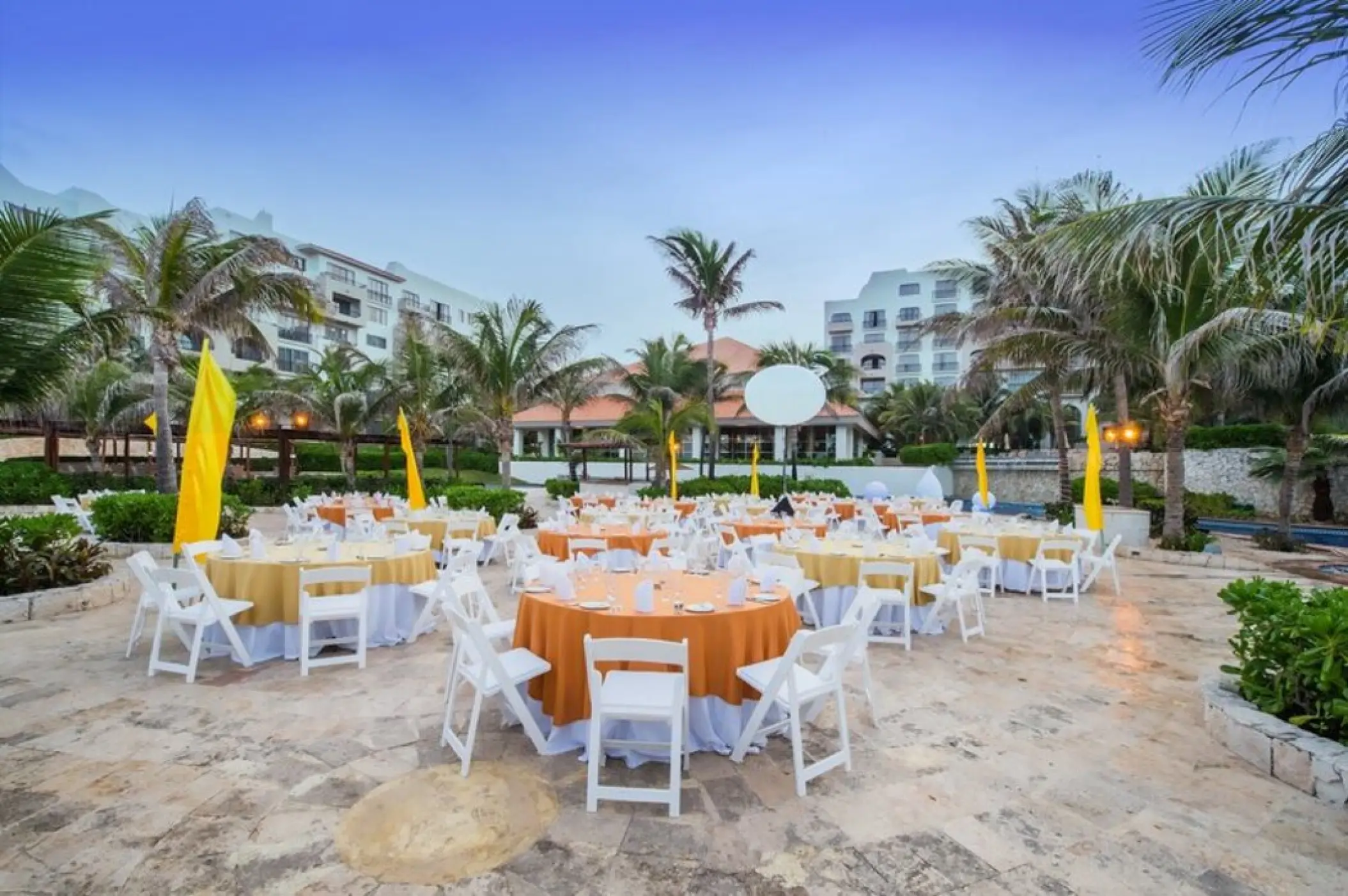 Outdoor wedding reception setup at Fiesta Americana Condesa, Cancun