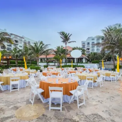 Outdoor wedding reception setup at Fiesta Americana Condesa, Cancun