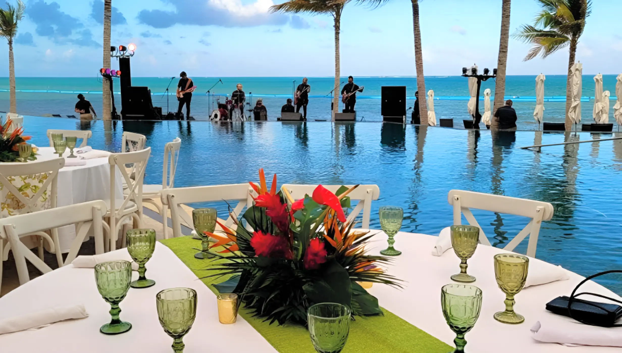 Wedding reception by the pool at Hilton Cancun, Cancun