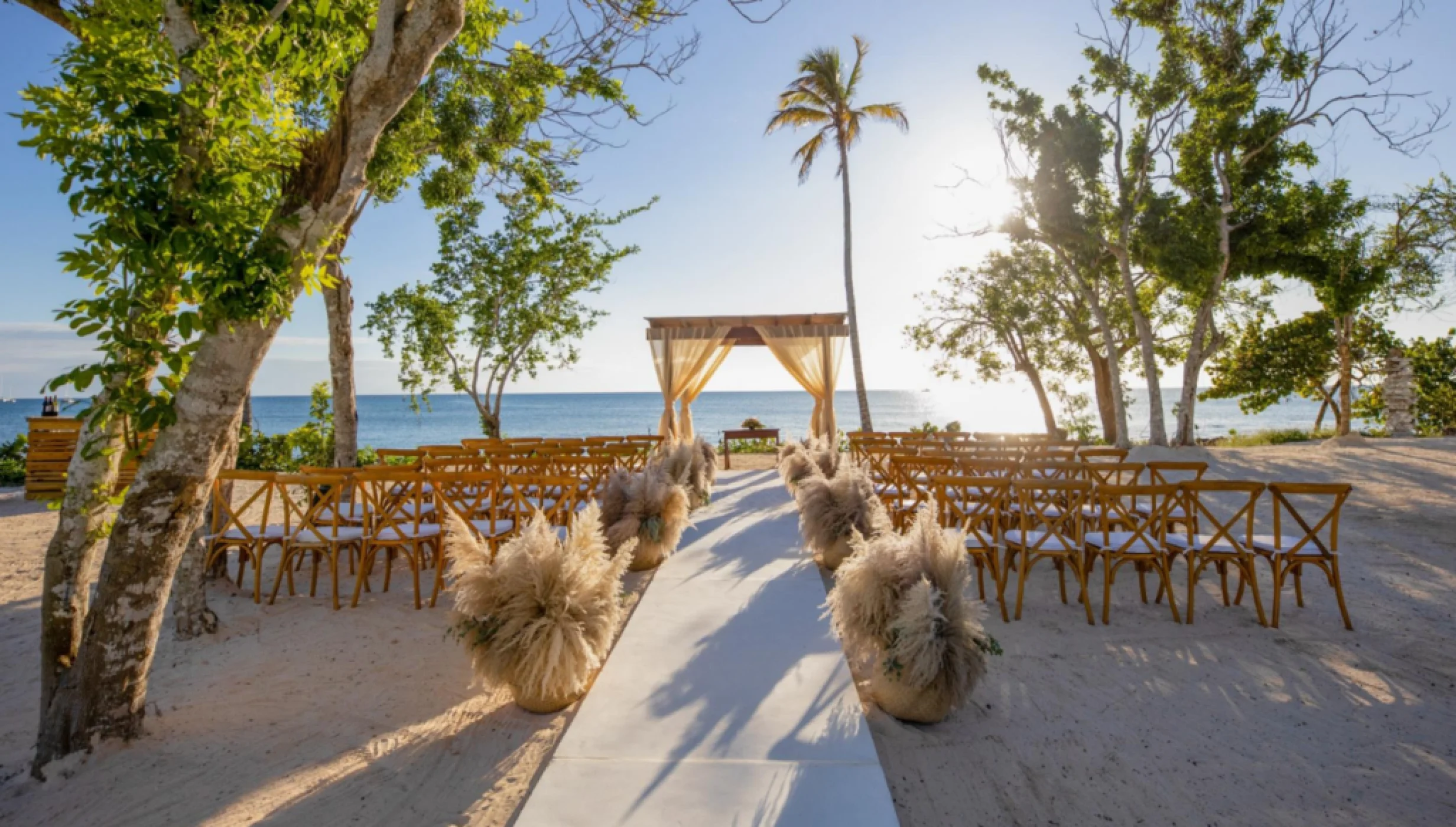 beach gazebo venue at Dreams La Romana