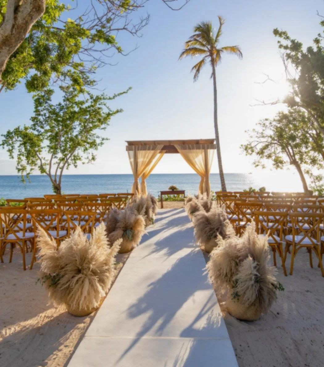 beach gazebo venue at Dreams La Romana